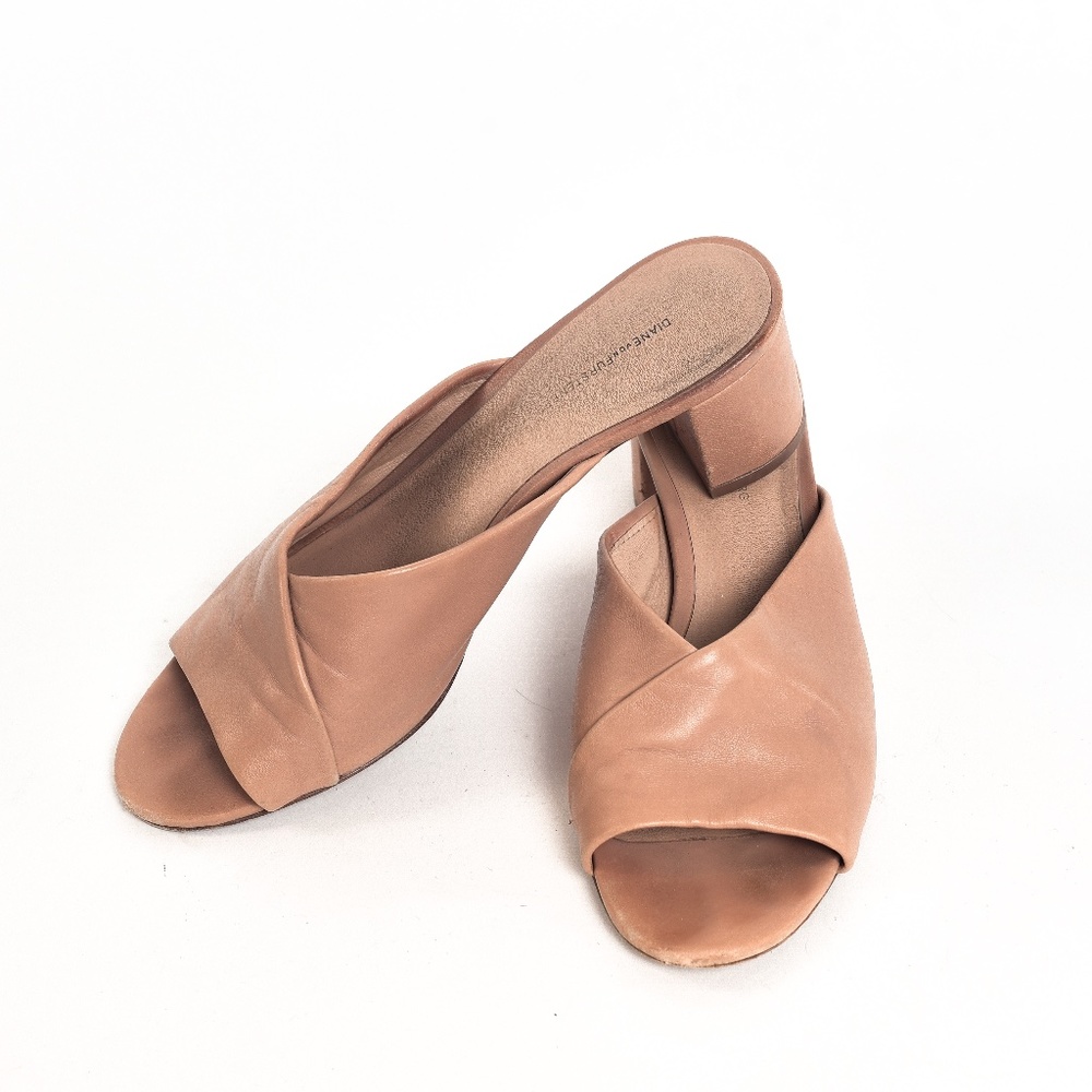 Very comfortable real leather Diane von Furstenber